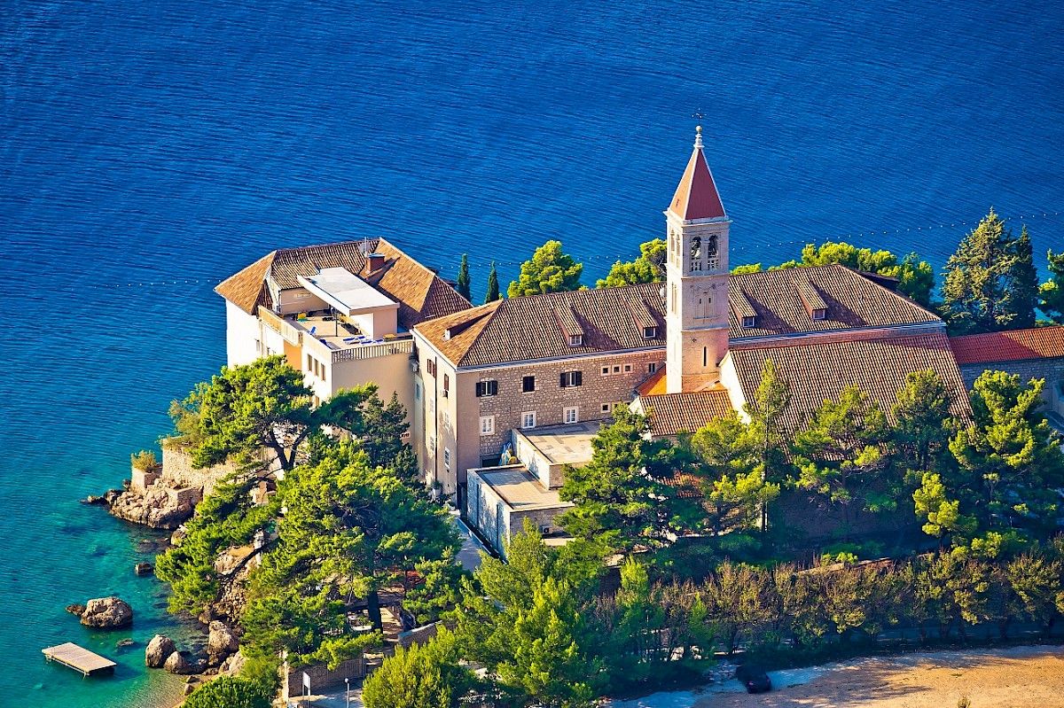 contact-yachts-210310-023274-001