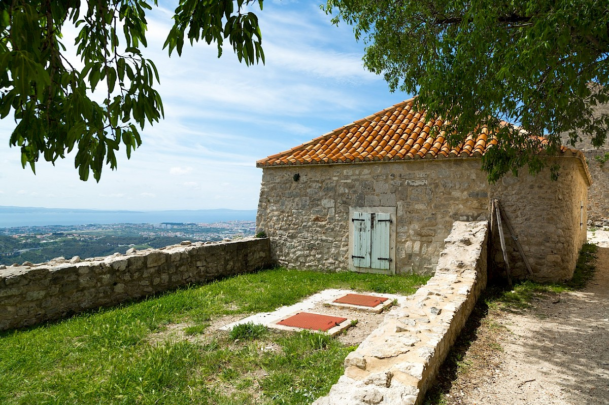 contact-yachts-210310-023359-001