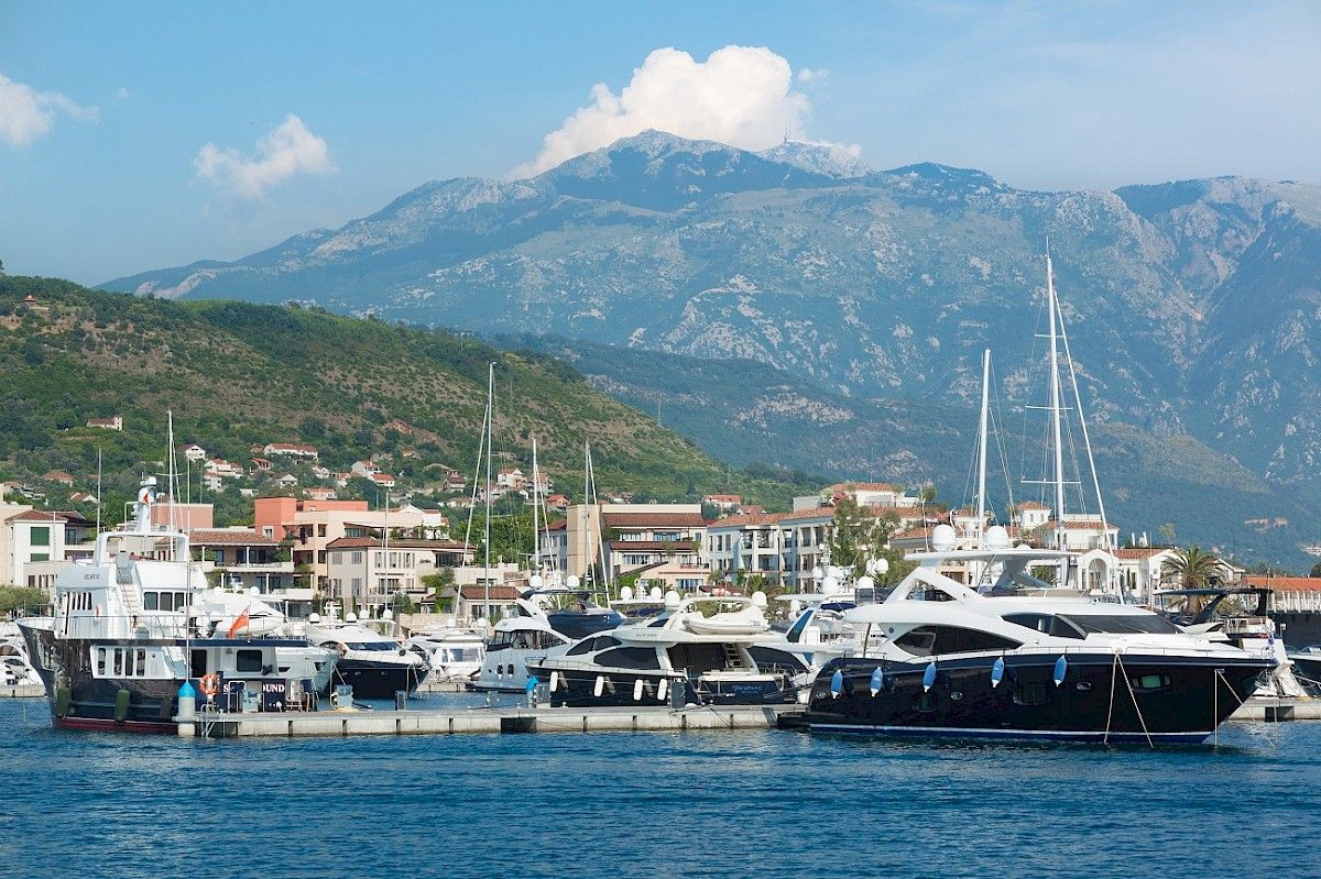 contact-yachts-210310-023564-001