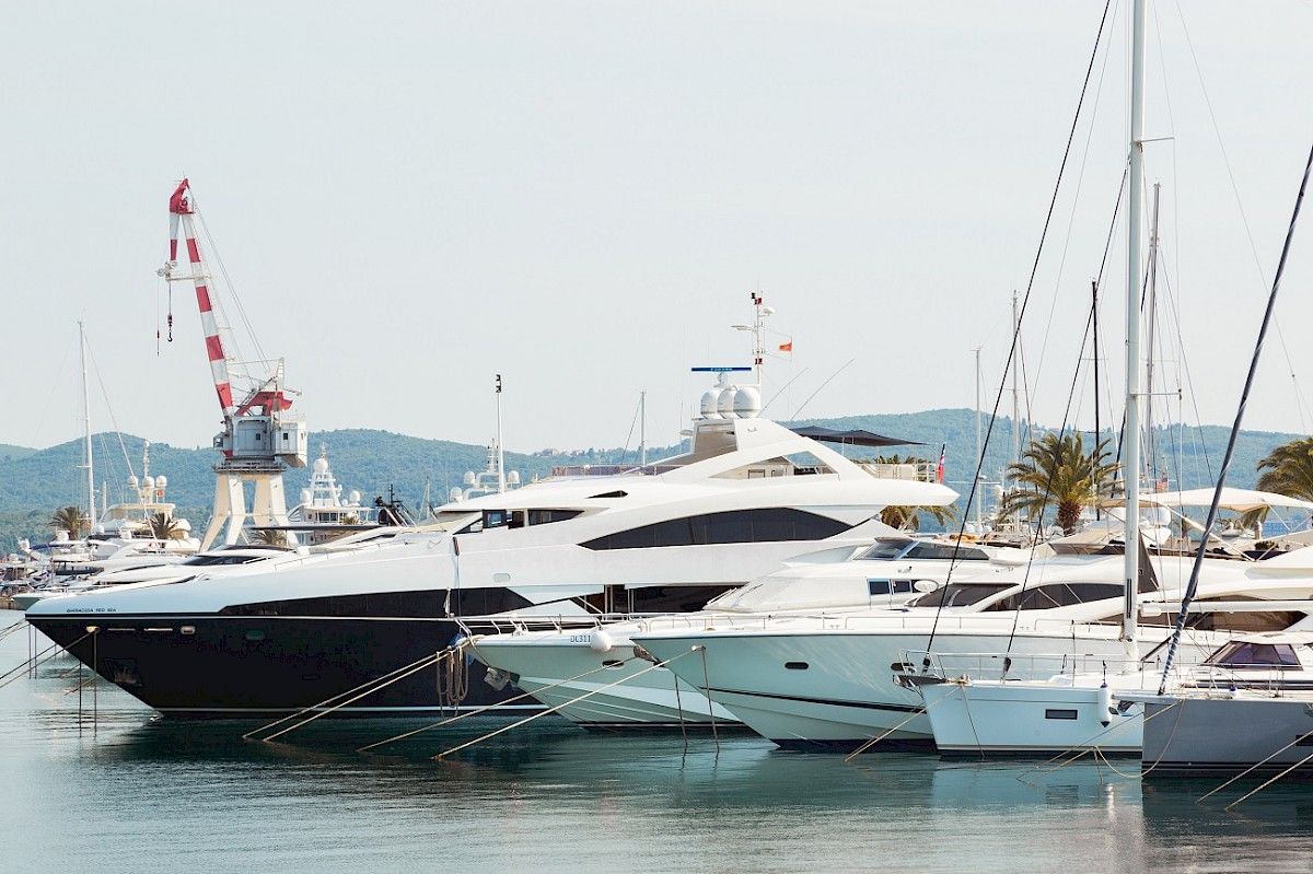 contact-yachts-210310-023566-001