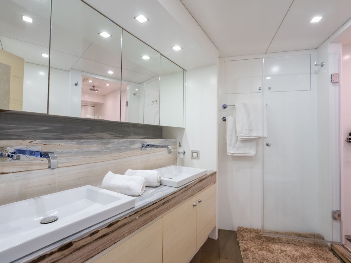 contact-yachts-240422-112031_0014