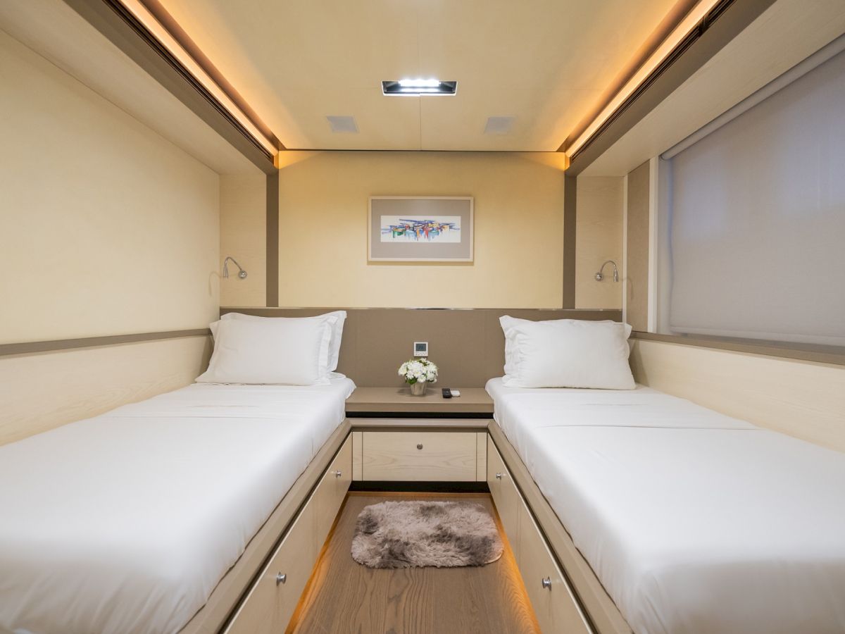 contact-yachts-240422-112031_0031