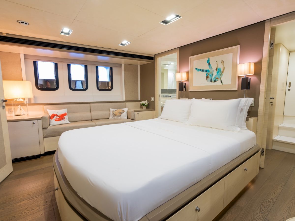 contact-yachts-240422-112031_0035