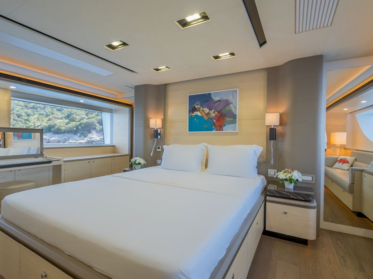 contact-yachts-240422-112031_0042