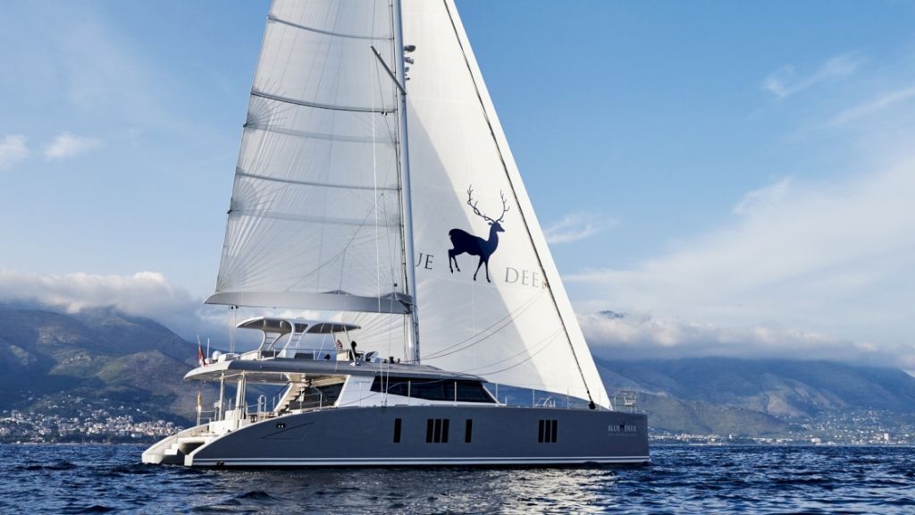 contact-yachts-blue-deer_0001