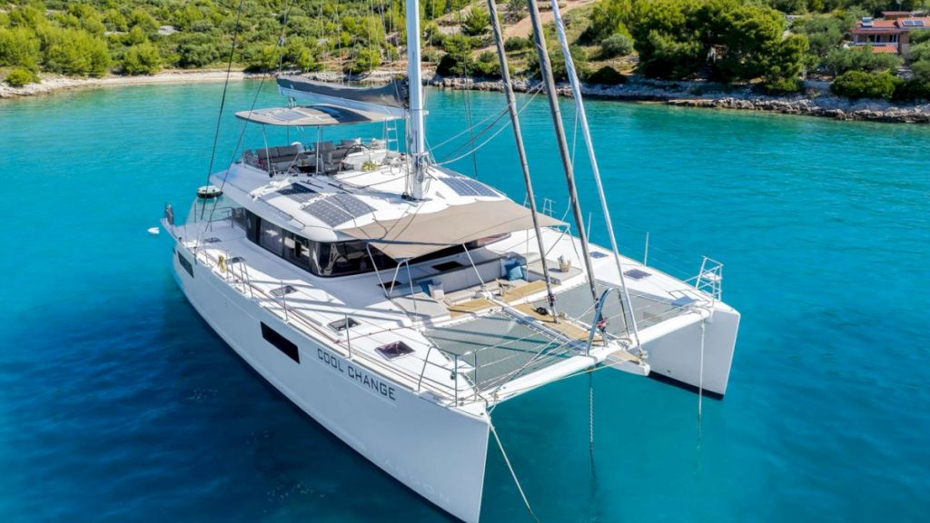 contact-yachts-cool-change_0025