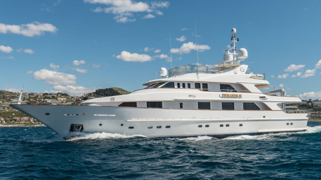 contact-yachts-desamis-b_0004