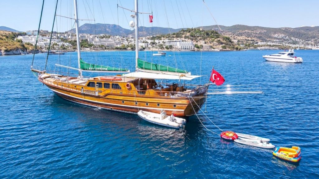 Gulets for rent in Greece, Turkey, Indonesia, Croatia, Italy, Montenegro