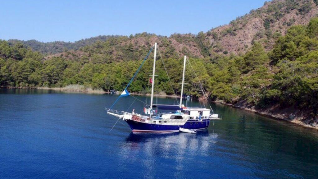 contact-yachts-icarus_0018