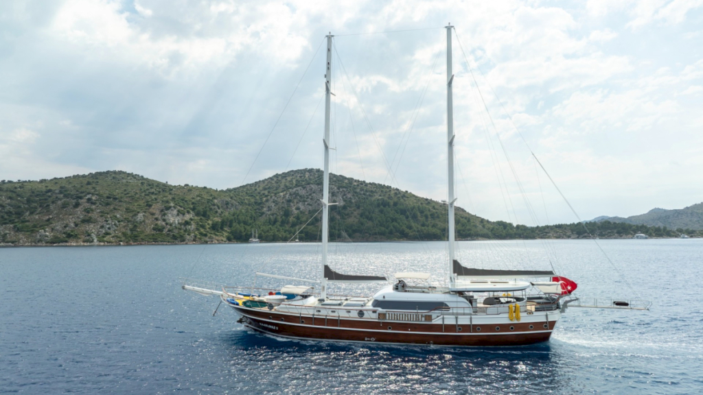 contact-yachts-kaan-ayaz_0001