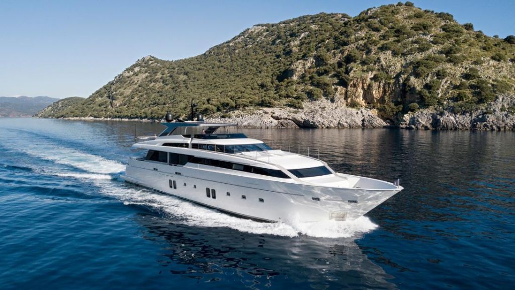 MORNING STAR Luxury Motor Yacht Charter in Greece | Jacuzzi, Water Toys, Great Crew