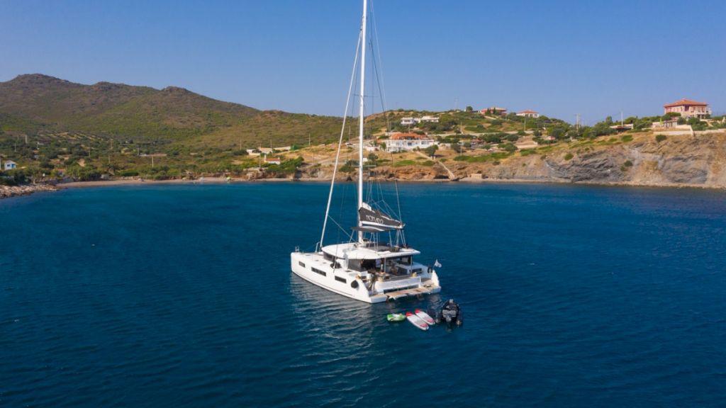 contact-yachts-nomad-ii_0024