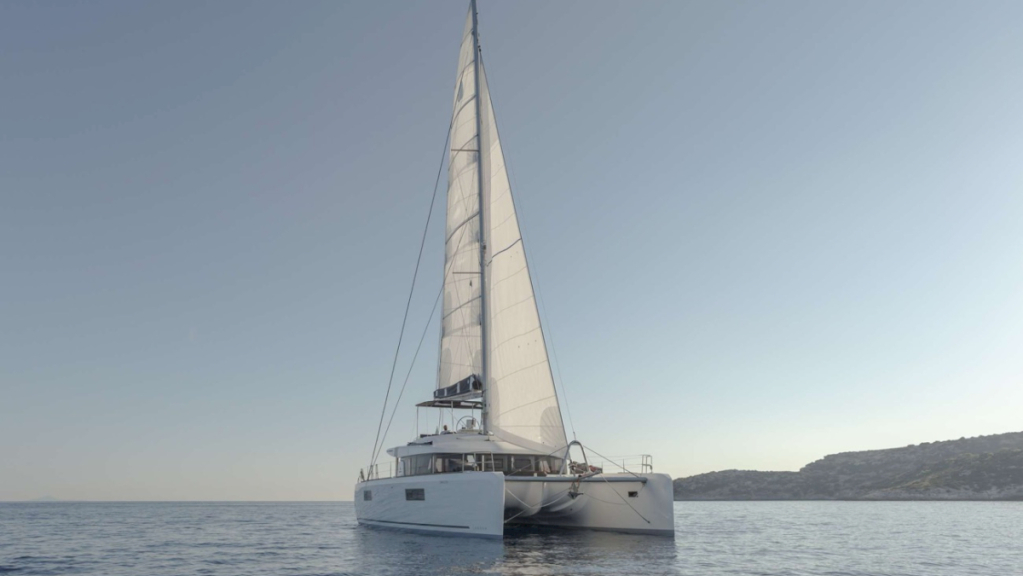 contact-yachts-oneida_0001