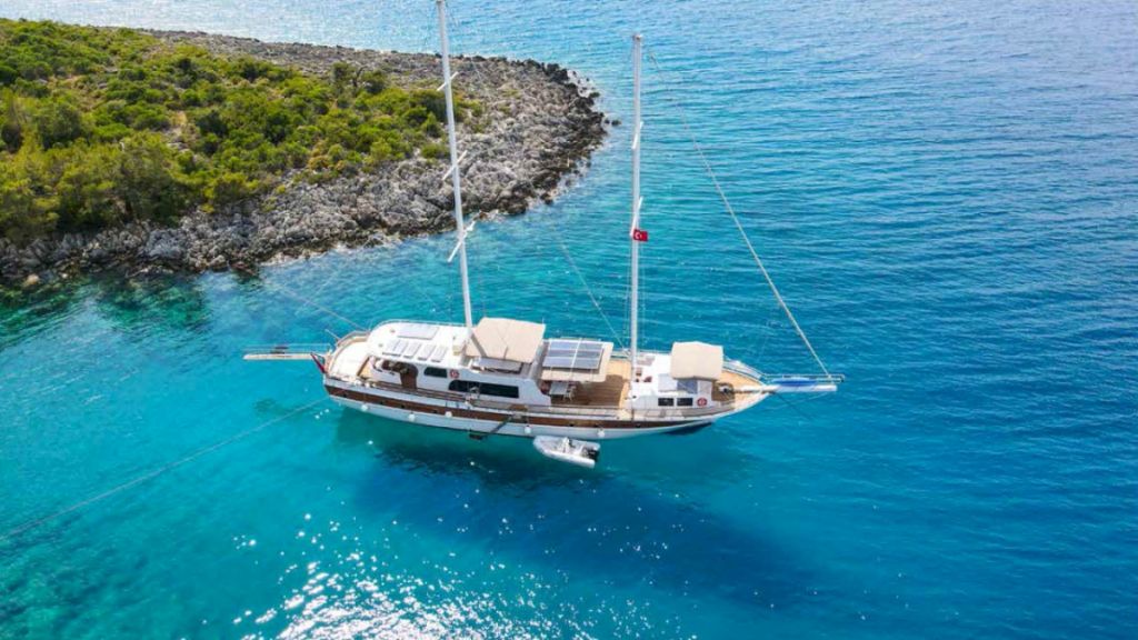 contact-yachts-queen-of-rtt_0035