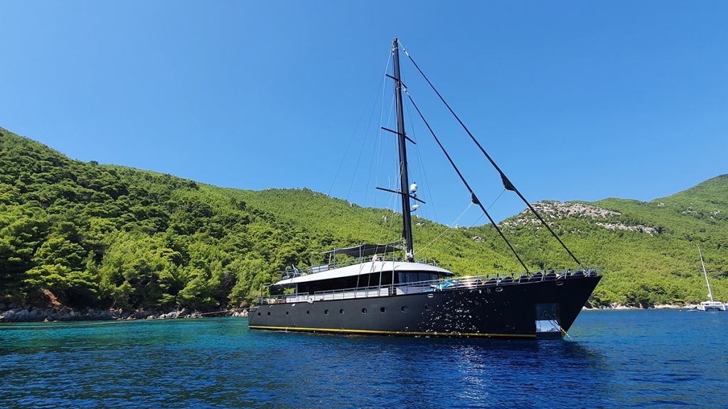 contact-yachts-rara-avis_0001