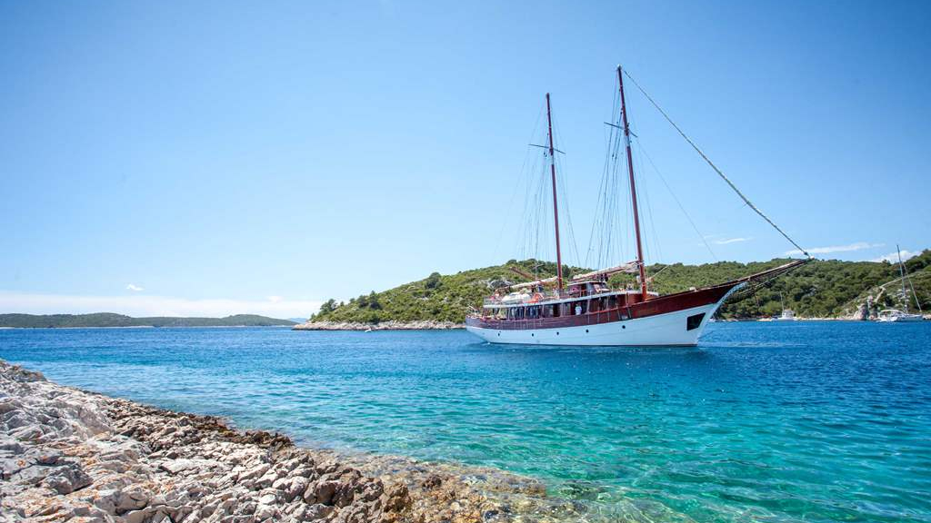 contact-yachts-romanca-006