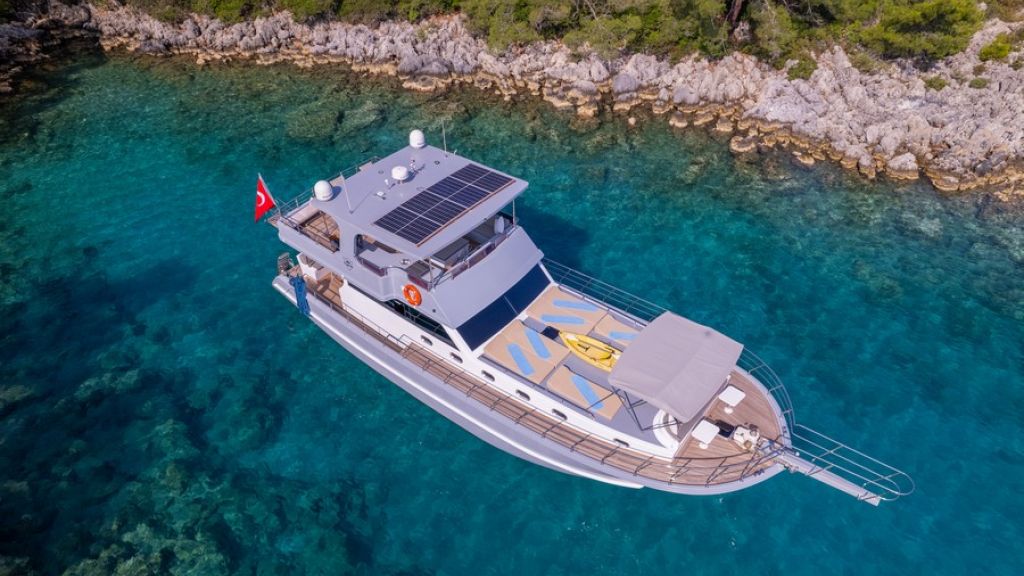 contact-yachts-royal-rtt_0029