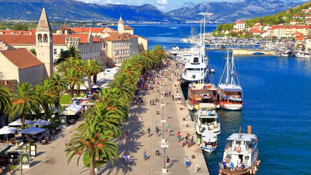 contact-yachts-sail-from-split-to-split-001