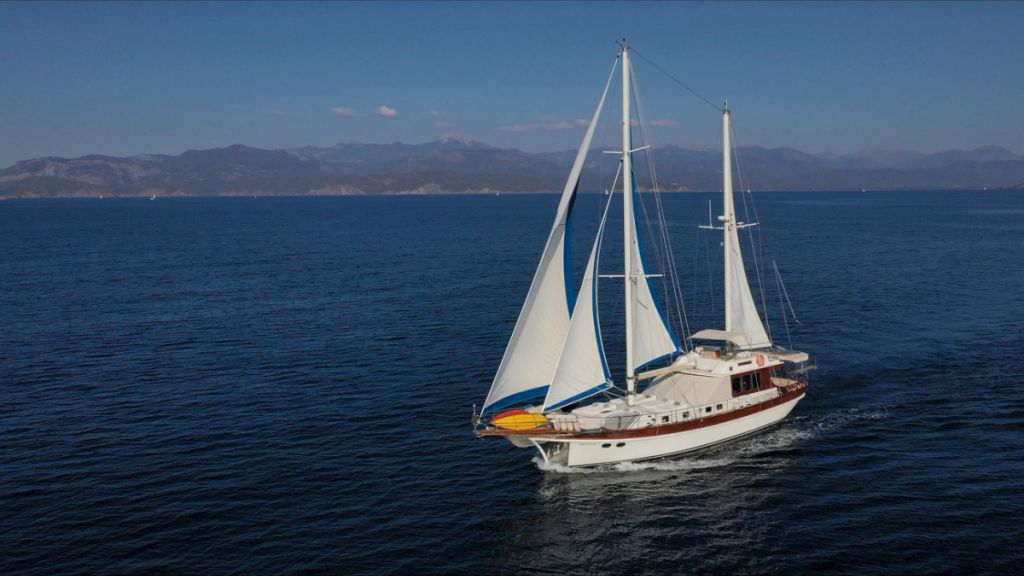 contact-yachts-serenity-70_0015