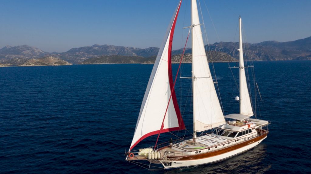 contact-yachts-serenity-86_0021