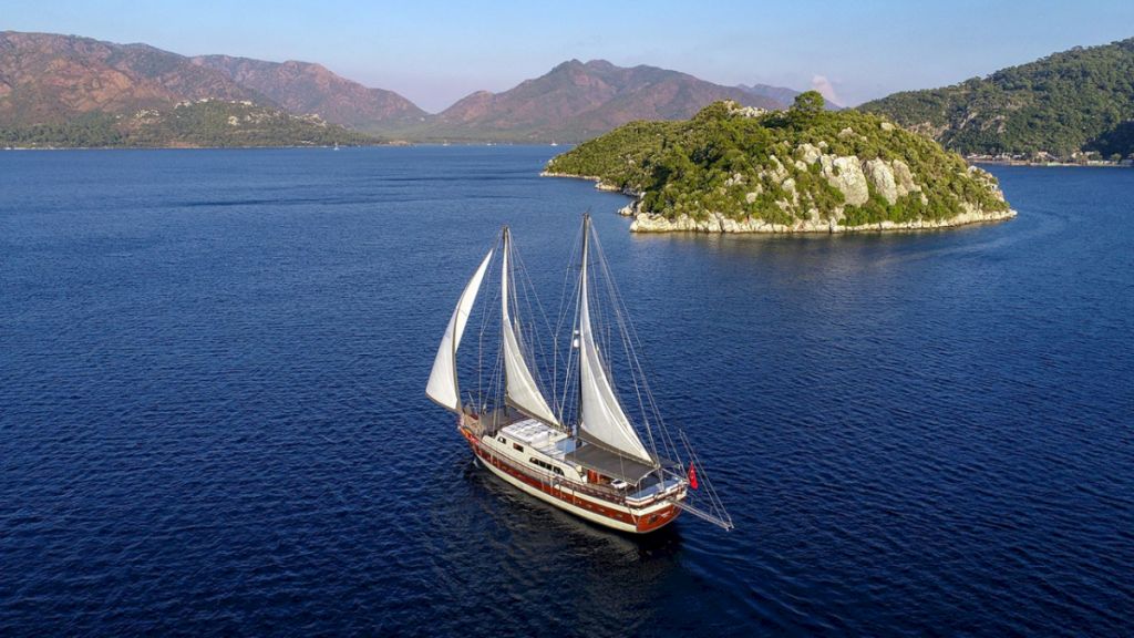 contact-yachts-ugur_0063