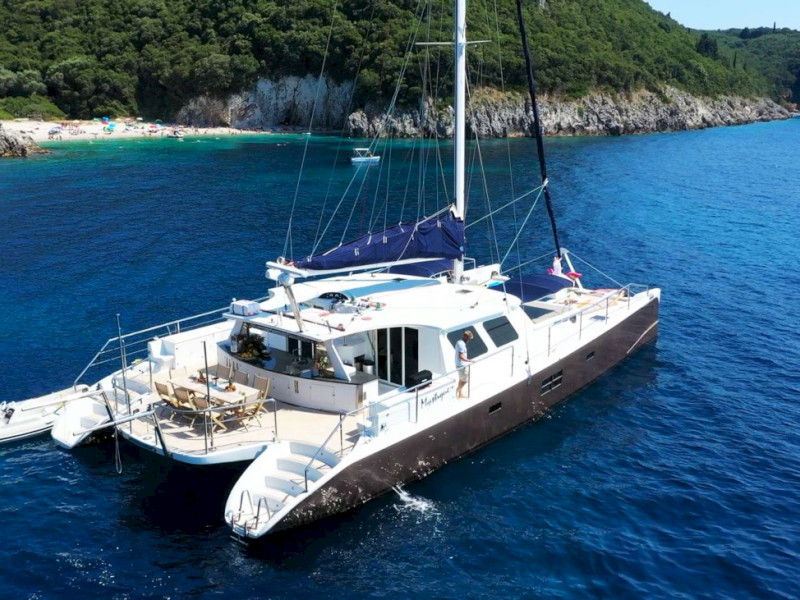 contact-yachts-mystique_0001