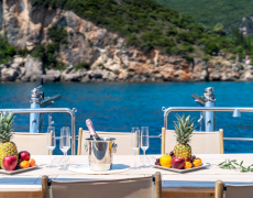 contact-yachts-mystique_0010