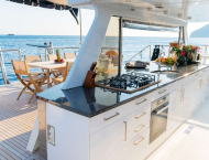 contact-yachts-mystique_0011