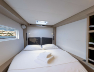 contact-yachts-twin-joy_0010